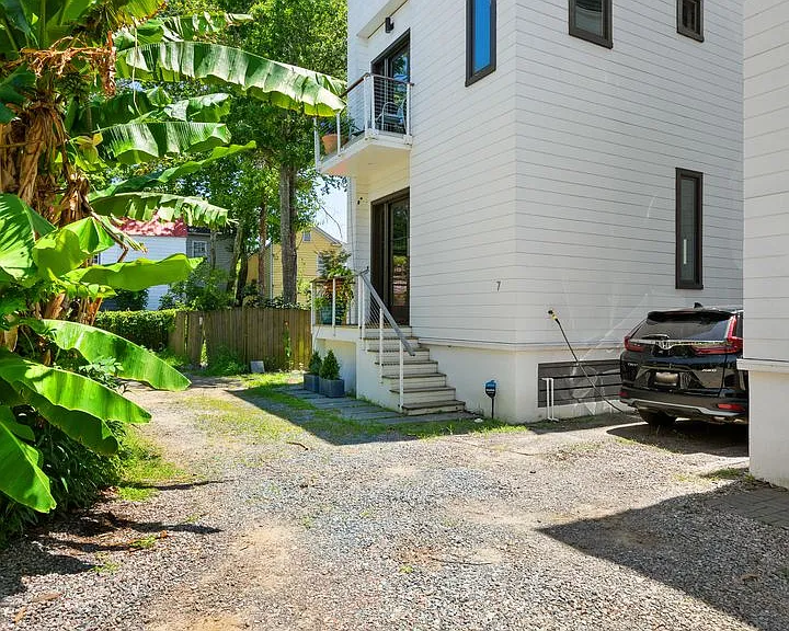 7 Carrere Ct — Photo 39
