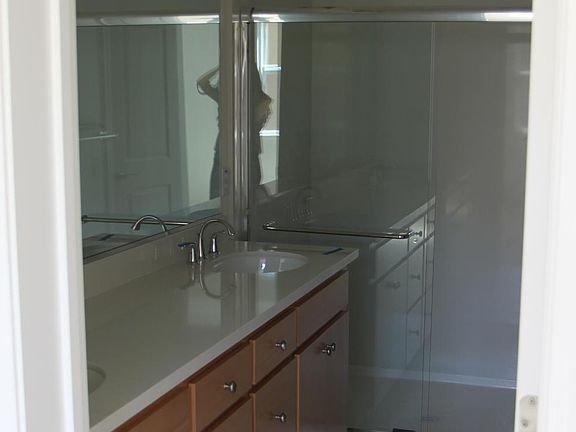 4th image of 988 E Duane Ave #200