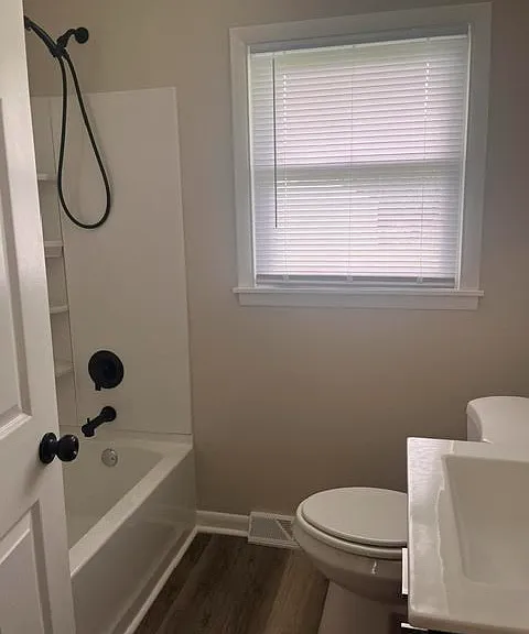 907 Dixiana Dr — Photo 14