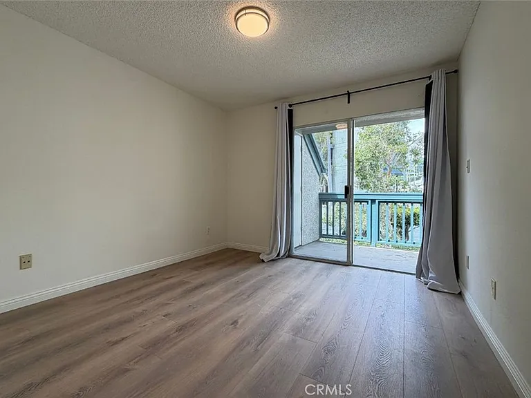 1445 Brett Pl #319 — Photo 5