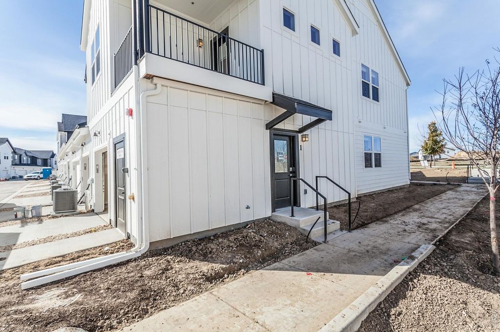1811 Bounty Dr #1