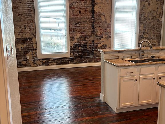 4th image of 19 S Main St #201