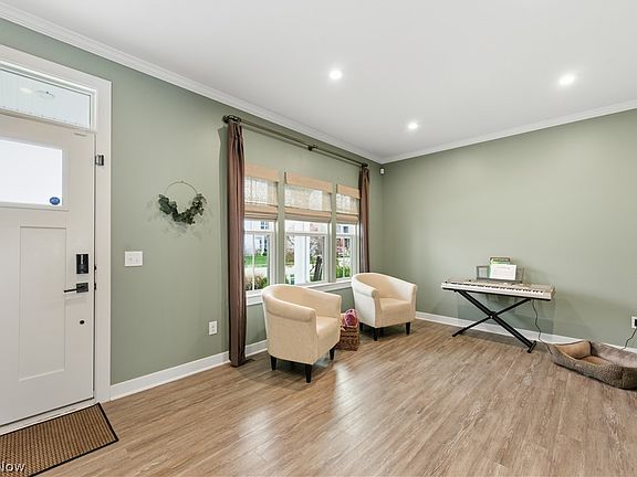 4th image of 3402 Sandgate St NW