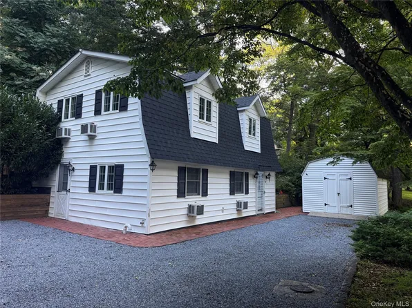 70 Rinaldo Rd, Northport, NY 11768