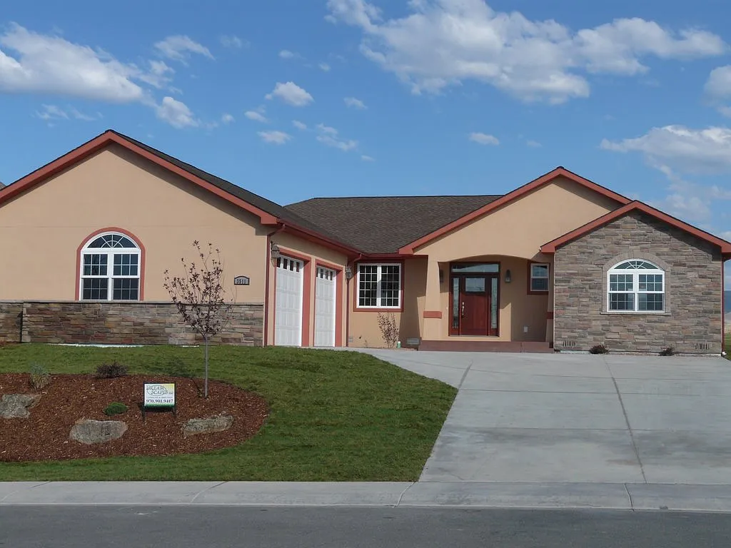 Building Photo - 3511 Chestnut Dr