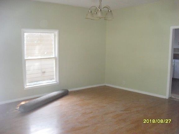 4th image of 821 S D St