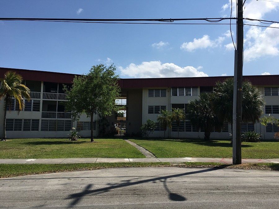 1st image of 1400 NE 191st St APT 120