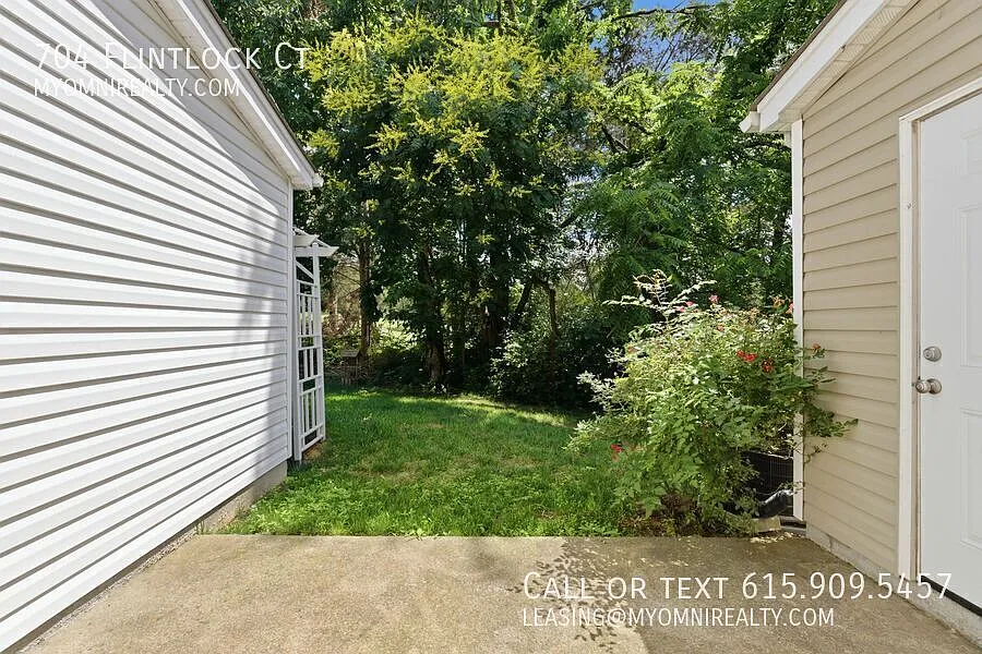 704 Flintlock Ct — Photo 3