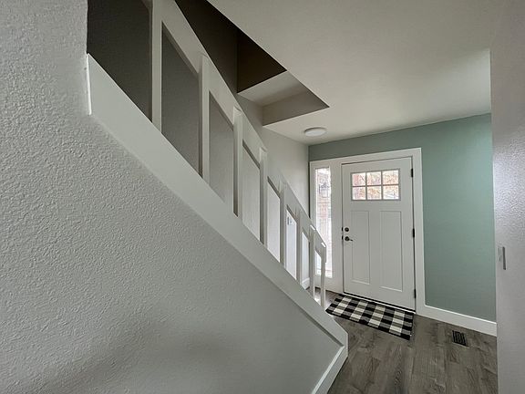 Spacious light filled entryway