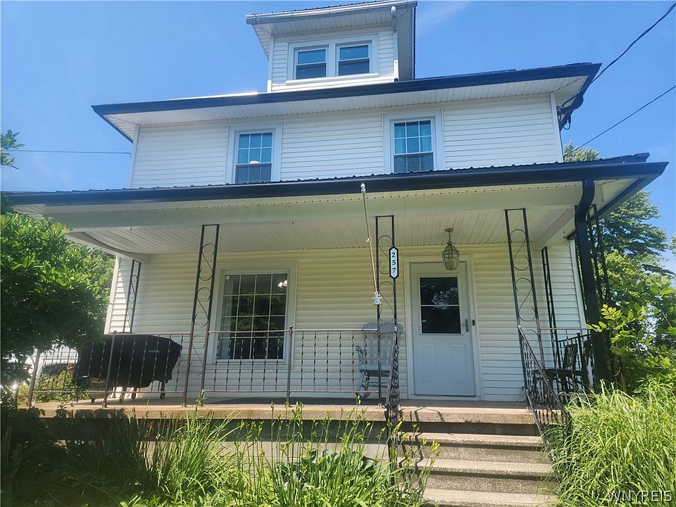 1st image of 257 N Main St