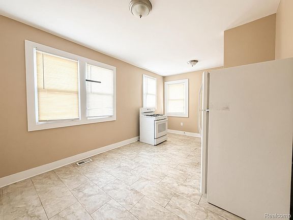 5th image of 6349 Barlum St