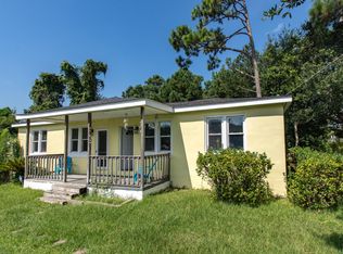 602 S 5th St, Carolina Beach, NC 28428