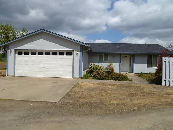 Building Photo - 46673 SW Easterday Rd