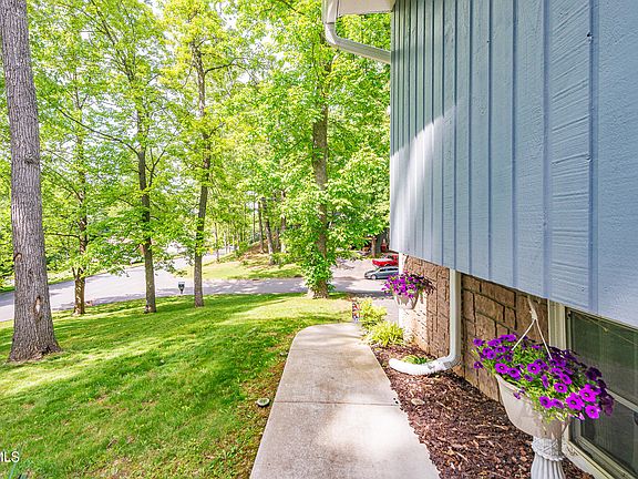 5th image of 103 Silkwood Ct