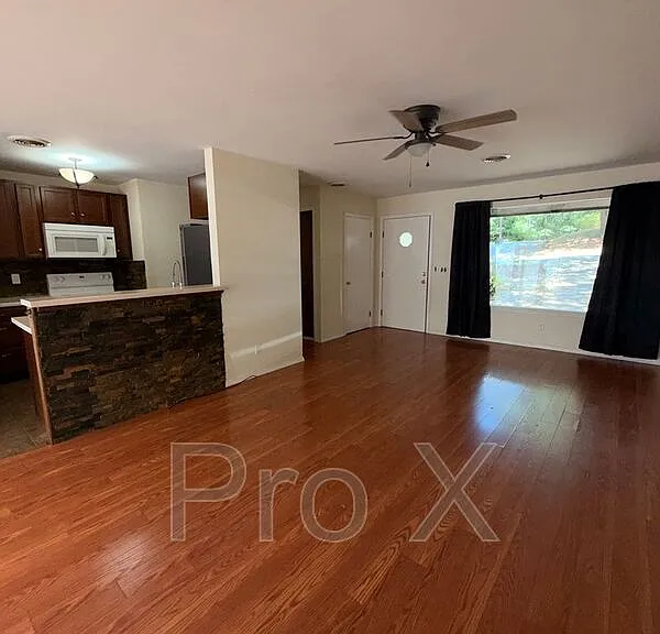 19 Gore Ln — Photo 2