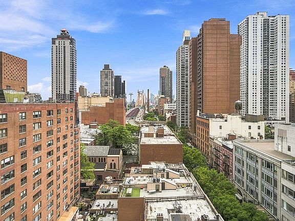 4th image of 205 E 59th St APT 12A