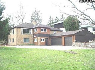 4221 Hillside Rd, Seven Hills, OH 44131