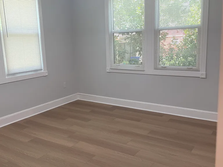 2nd bedroom from hallway view.