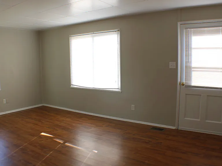 3502 N Sterling Ave — Photo 3