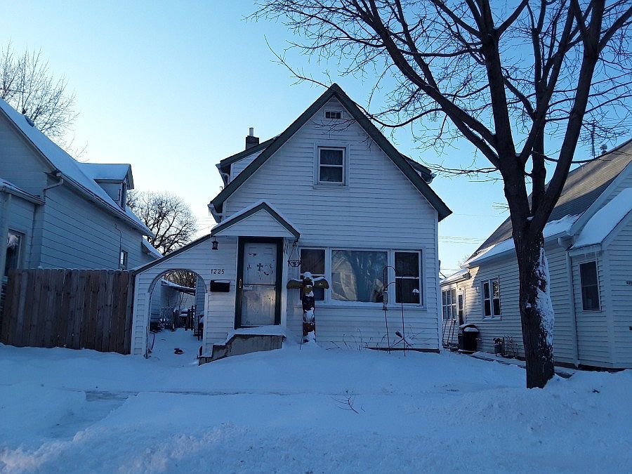 1st image of 1225 Woodbridge St