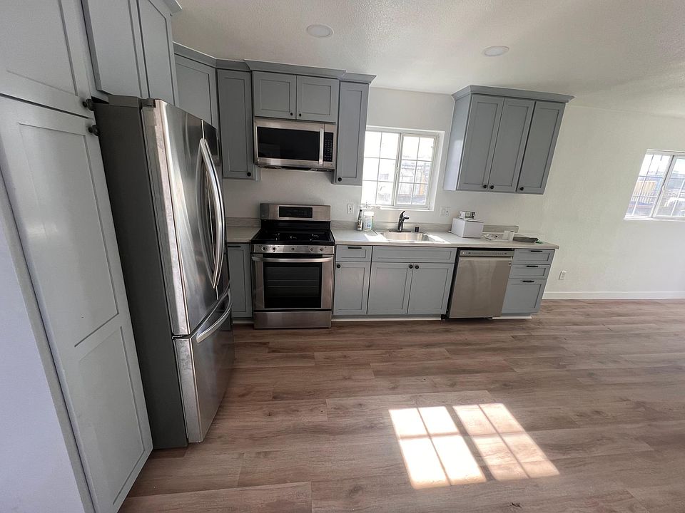 1st image of 119 N Eastman Ave