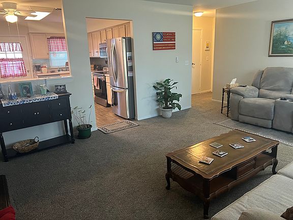 3rd image of 7301 Dunwood Ct #114