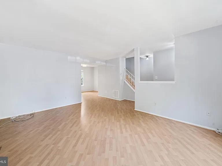 7767 Hiawatha Ln — Photo 13