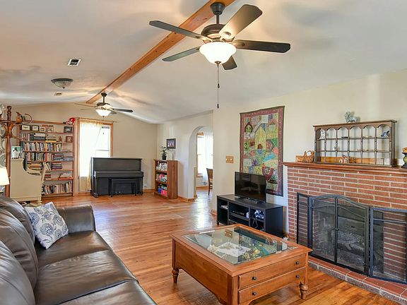 3rd image of 523 McGinley St