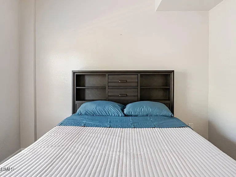 1514 E Fillmore St — Photo 14