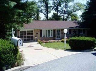 406 Jennifer Dr, New Cumberland, PA 17070