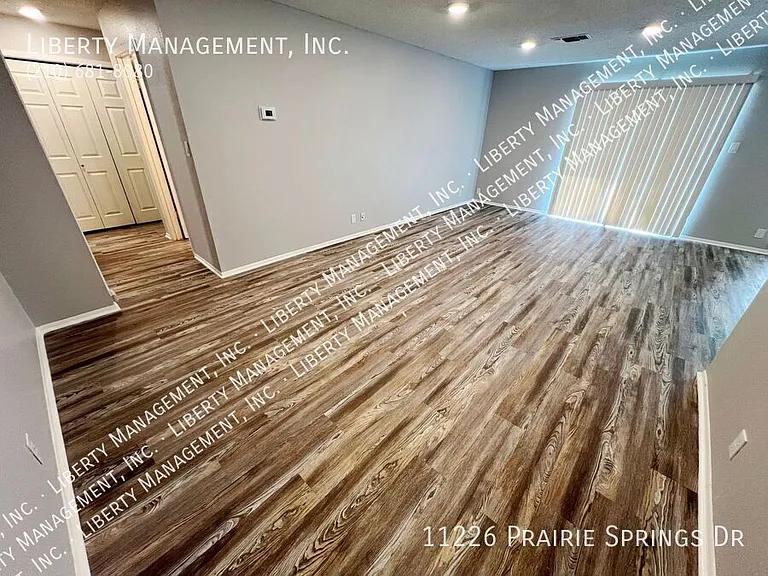 11226 Prairie Springs Dr — Photo 2