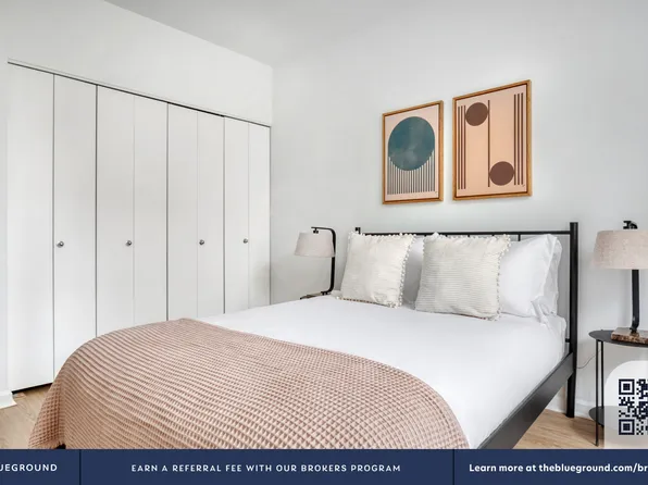 180 Riverside Boulevard image 14 of 31