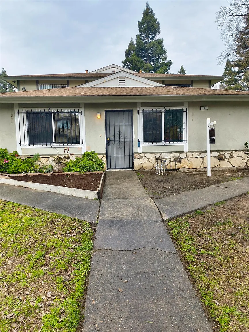 1 La Pera Ct APT 1 photo 1