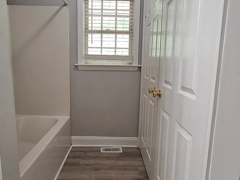 2811 Sparger Rd — Photo 32