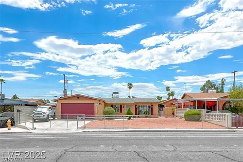 861 E Hacienda Ave Photo 1