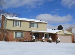 4822 Bantry Dr, West Bloomfield, MI