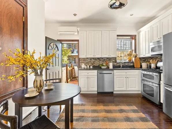 20 Stephens Court image 7 of 15