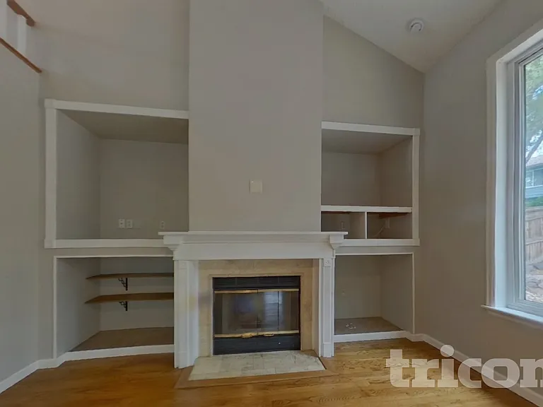 16240 Quarry Hill Dr — Photo 3