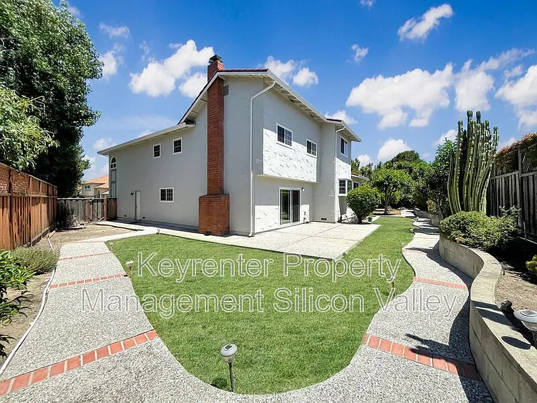 1806 Blackmore Ct — Photo 32