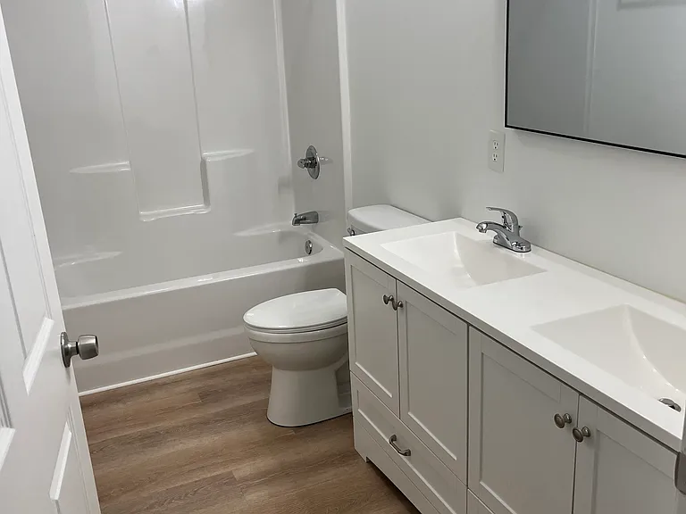 105 W Main St #A — Photo 3