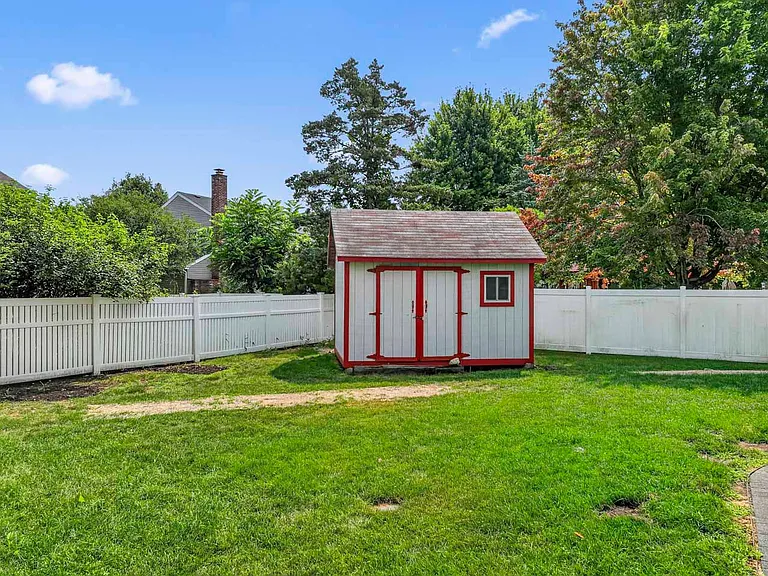 2158 Countryside Cir — Photo 41