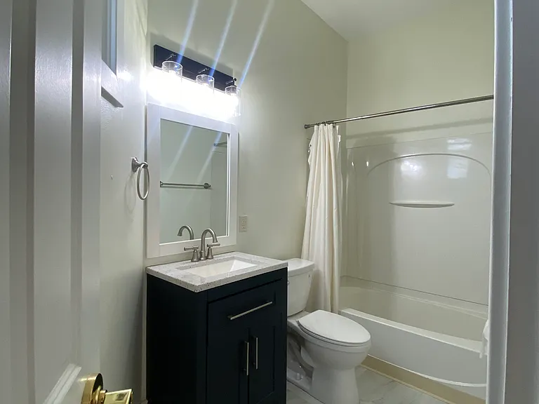 731 7th St E #2 — Photo 12