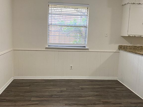 5th image of 2626 Brookview Dr