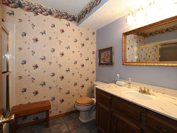 3rd image of 1541 E Cobb Ave