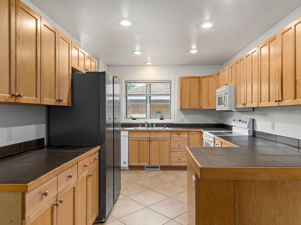 1st image of 3385 Granger Ave S APT 3