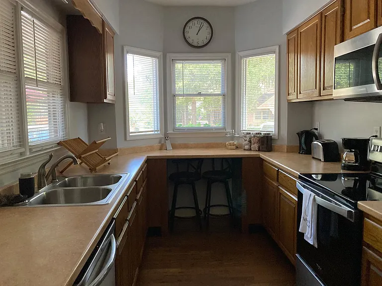 729 Victorian Pl — Photo 15