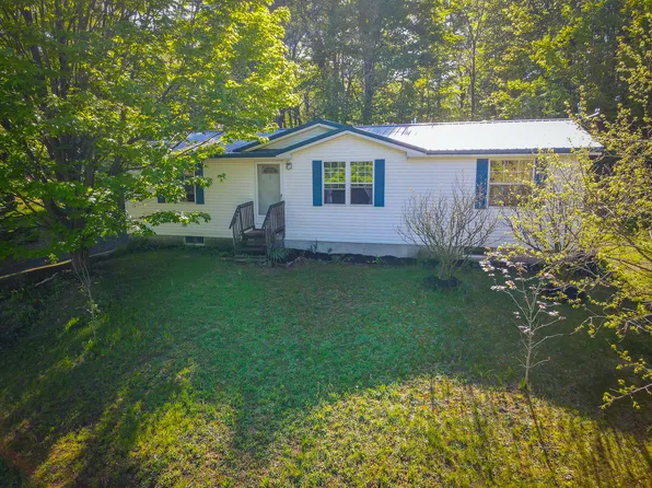 338 Valley St, Shelby, MI 49455