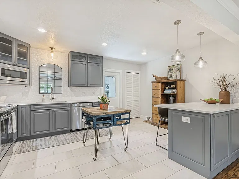 488 E Olmos Dr #1 — Photo 14