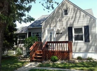 22455 Madison St, Saint Clair Shores, MI 48081