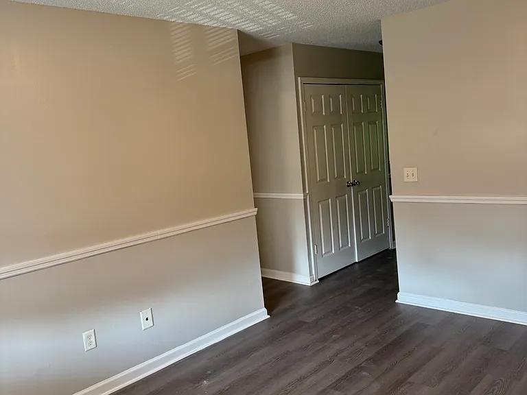 816 Westbrook Ct — Photo 3